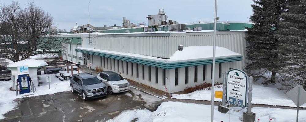Papier Kingsey Falls uncoated recycled boxboard manufacturing plant. CNW Group/Cascades Inc