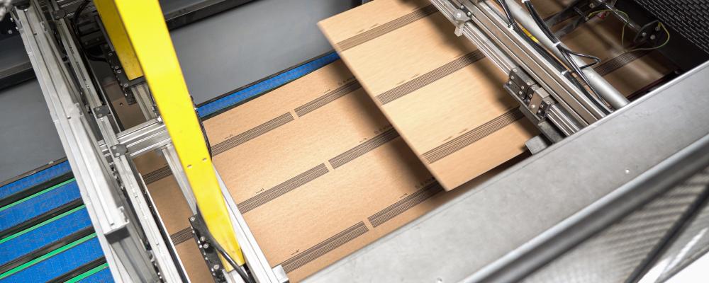 Mondi expands digital print tech, enabling custom barcodes on packaging—boosting efficiency, sustainability, and flexibility for partners like KOMSA. Photo: Mondi