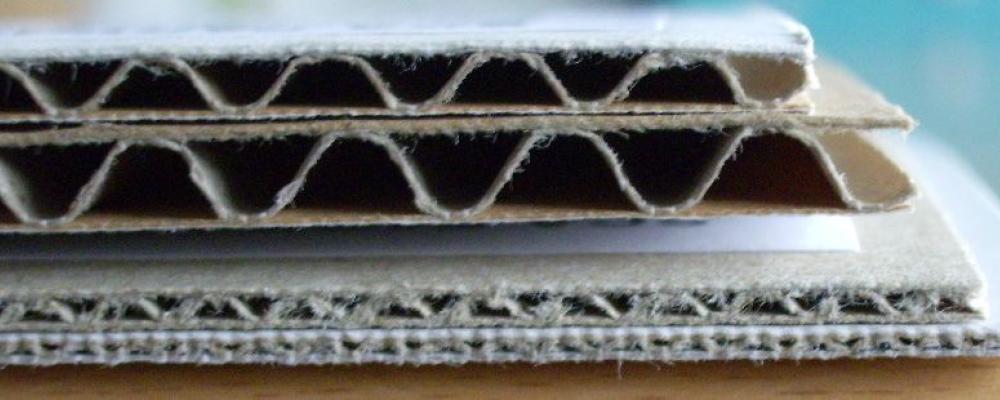 Corrugated board. The Polish market for corrugated raw materials has shown stable development despite economic uncertainty in Europe. Demand for packaging materials is supported by e-commerce, logistics and the food industry, providing support to paper producers. Photo: Wikipedia Commons license. Credit: Pjetter