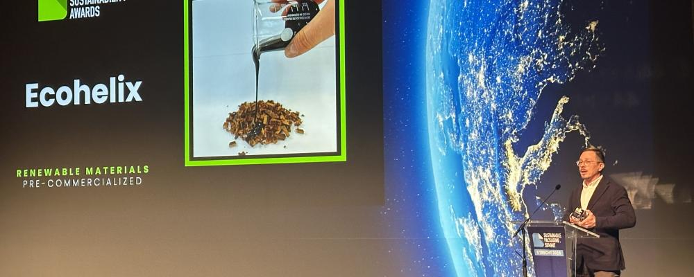 Petri Oinonen on stage at Sustainability Awards.Photo: Ecohelix