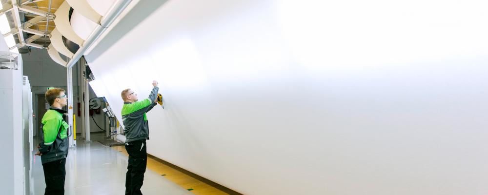 Press felt inspection. Photo: Valmet