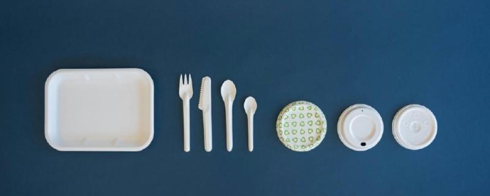 The company will focus on food and retail applications, including coffee cup lids, plates, cutlery, bottles, fashion hangers, and pharmaceutical packaging. Photo: PulPac