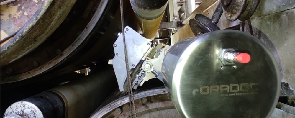 OraFlex doctoring system with pneumatic oscillator. Photo: Oradoc