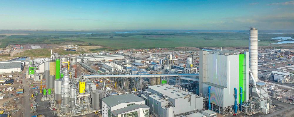Paso de los Toros pulp mill in Uruguay. The facility, inaugurated in 2023, has an annual production capacity of 2.1 million tonnes of eucalyptus pulp and is one of the largest investments in the country's history. The mill produces pulp for export to the global paper and packaging industries. Photo: UPM