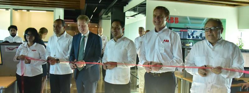 The official ribbon cutting for the opening of the ABB Mexico Technology and Engineering Center. Photo: ABB