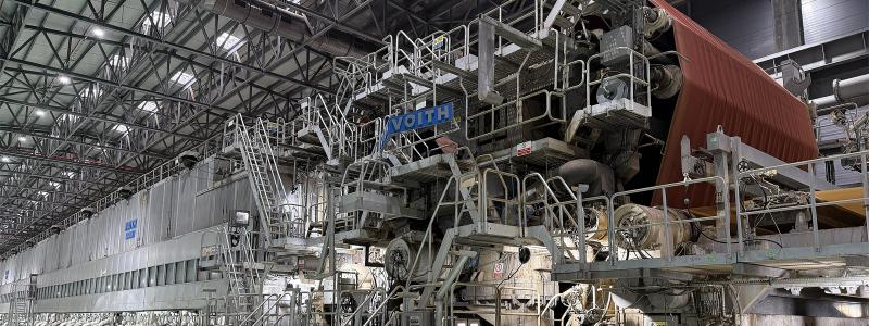 Following the rebuild, the paper machine will produce Corrugating Medium, Testliner, High Performance Testliner and White Top Liner grades in a basis weight range from 80 to 200 g/m², with a design speed of up to 1,200 m/min. Start‑up is scheduled for Q4 2027. Photo: Voith