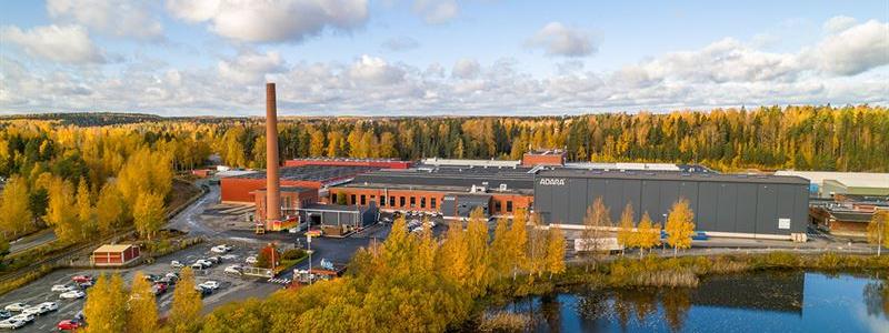 Adara Pakkaus Oy is a leading Finnish manufacturer of corrugated board and corrugated packaging. Adara is located in Valkeakoski, Finland, and the history of the mill starts from 1933. Photo: Valmet