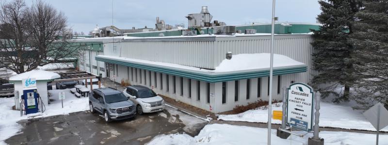 Papier Kingsey Falls uncoated recycled boxboard manufacturing plant. CNW Group/Cascades Inc