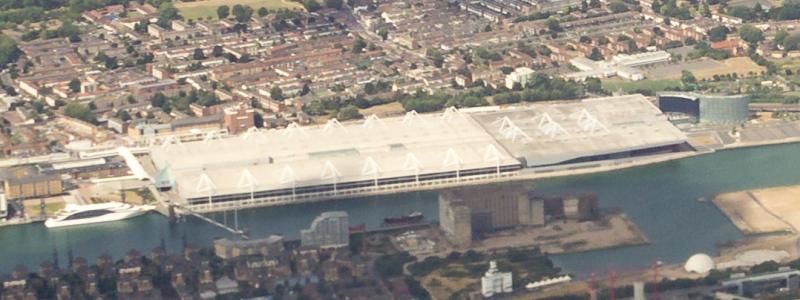 Aerial view of Excel London. Photo : Katie Chan/Wikimedia Commons