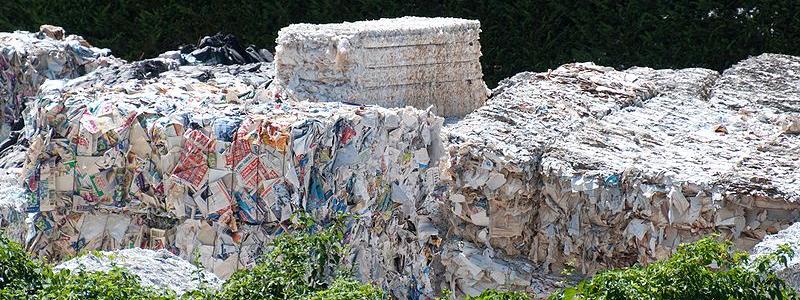 The EnEWA project has shown that with the right technological adjustments, such as improved sorting and sanitisation processes, high-quality paper can be recycled from mixed waste streams. Photo: H0005/Wikimedia Commons