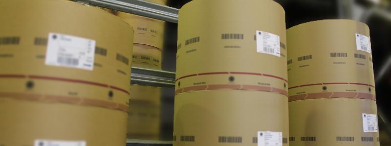 This solution enabled Biedronka to collect over 29 million returnable bottles by the end of March, even before automated reverse vending machines were installed in stores. Photo: Mondi