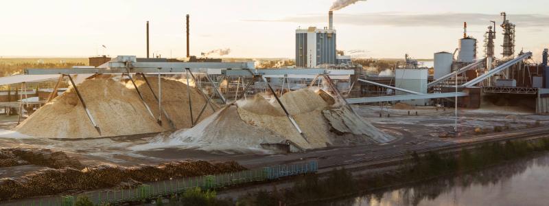 If carbon dioxide capture proves viable, a new high-volume wood-based raw material will emerge for the forest industry. Kemi plant. Photo: Kimmo Syväri-Koski Syvä/Metsä Group