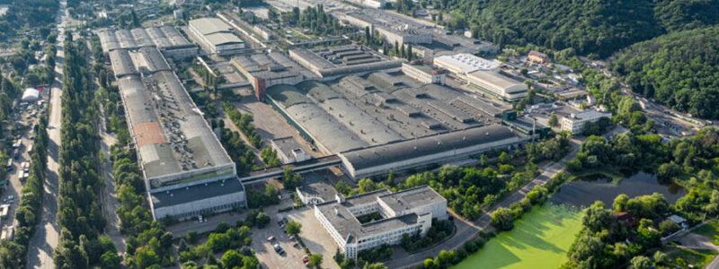 New 20-ton cranes from Konecranes installed at Kyiv Cardboard and Paper Mill to handle heavier cardboard reels. Photo: Kyiv Cardboard and Paper Mill