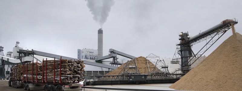 Finnish forest industry companies and research institutes see new business opportunities in carbon dioxide emissions from pulp mills and bioenergy facilities. Photo: Finnish Forest Industries Federation. Credit: Luke.