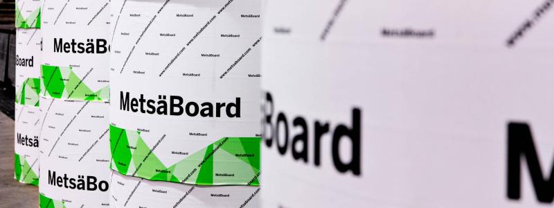 The reductions in carbon footprint are due to the high share of fossil free energy in production and the light weight of Metsä Board’s fresh fibre paperboards.  Photo: Metsä Board
