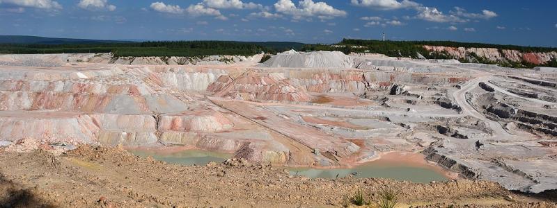 Kaolin quarry. Photo: Petr Kinšt