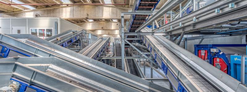 The new plant is the first in Italy capable of separating six different types of paper and cardboard. Copyright: DFCREATIO