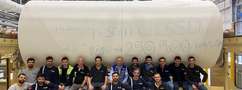 Essel Kâğıt and Toscotec’s teams in front of PM3 at Osmaniye mill. Photo: Toscotec