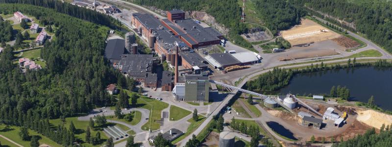 The Simpele mill. The investment shutdown will last approximately five weeks and includes key installations such as a complete modernisation of the coating section, expansion of the coating kitchen, and commissioning of a new pallet packaging line. Photo: Metsä Board
