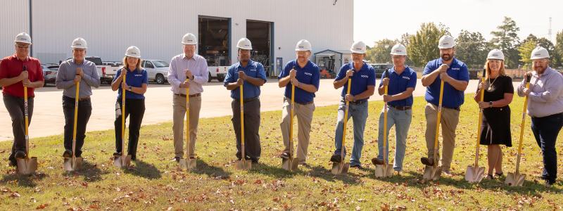 Voith is breaking ground on a multi-million-dollar expansion and modernization project at its roll service center in West Monroe, Louisiana. (From left to right: Jerad Wilson, Senior Vice President, CR Meyer; Jeff Berg, Chief Operation Officer FRS, Voith Paper; Sherry Bohannon, Manager of Engineering, Voith Paper North America; David Buchanan, President FRS North America, Voith Paper; Jamon Weathersby, Painter Mechanical Shop, Voith Paper; Adam Leach, Area Manager, Maintenance, Voith Paper; Doug Garsee, Supervisor of Production, Mechanical Shop, Voith Paper; Ethan Barr, Cover Shop Lead, Voith Paper; Omar Salinas, Poly Cast Technician Cover Shop, Voith Paper; Mayor Staci Albritton Mitchell; Kris Kelley, Executive Director, West Monroe Chamber of Commerce). Photo: Voith