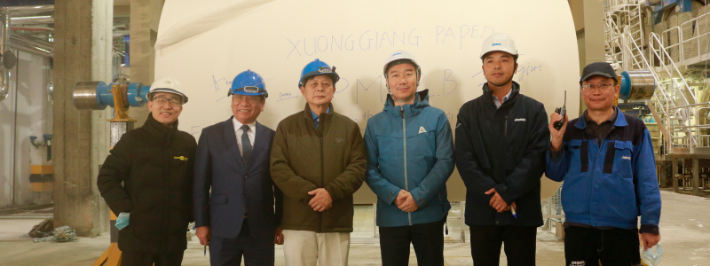 From left to right: Tran Xuan Nam, Deputy General Director of Xuong Giang Paper, Director of Xuong Giang Paper Factory; Ha Ngoc Hoa, Vice Chairman of the Board of Directors, Xuong Giang Paper; Ngo Van Khanh, General Director of Xuong Giang Paper, Chairman of the Board of Directors; Ji Haihong, ANDRITZ Project Manager; Xie Hui, ANDRITZ Vice Director Project Execution Automation; Chen Zhijian, ANDRITZ Deputy Process & Plant Engineering Director. Photo: Andritz