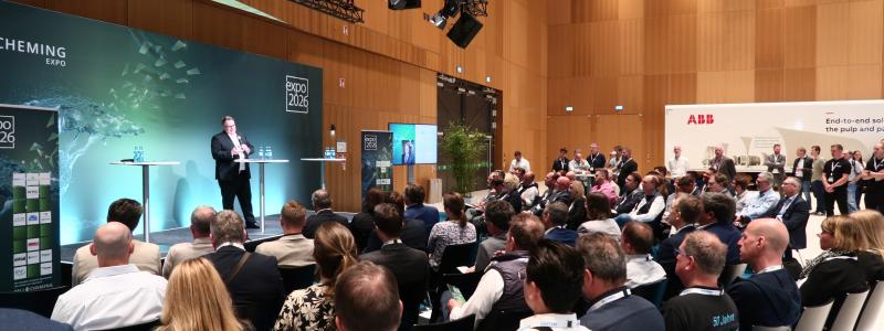 Futurist Lars Thomsen opened the ZELLCHEMING-Expo 2026 with his keynote address on the topic: “Winds of Change 2030” Photo: ZELLCHEMING