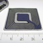 Smart chip tag. Photo: Maschinenjunge/Wikimedia Commons