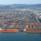 Timber for export in Longview. Photo: Sam Beebe/Wikimedia Commons