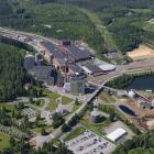 The Simpele mill. The investment shutdown will last approximately five weeks and includes key installations such as a complete modernisation of the coating section, expansion of the coating kitchen, and commissioning of a new pallet packaging line. Photo: Metsä Board