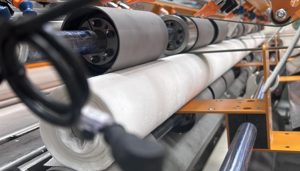 IVI tail sealer with moving blade glue distribution system. Photo: Maflex