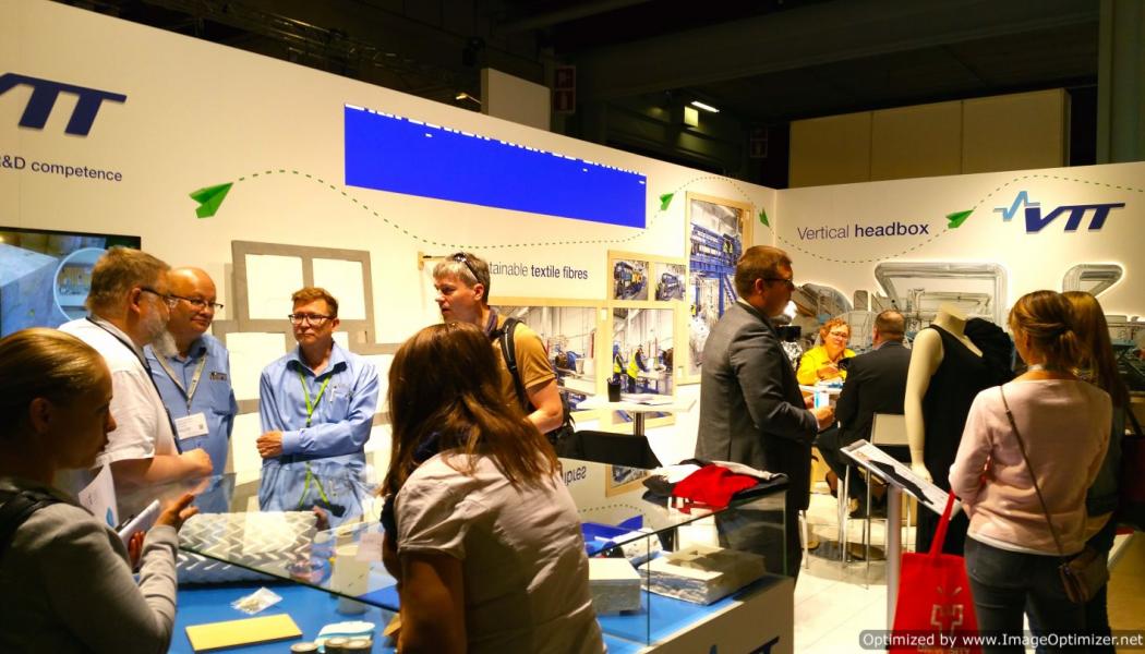 VTT and FPInnovations are organizing a great one-day seminar on the possibilities of 3D printing of biomaterials in the forest industry. Presentations open up views to the innovations in the field of 3D printing and provide an opportunity for networking. Photo: Markku Björkman