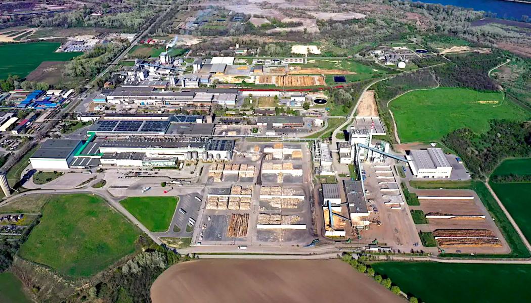 A modernisation project at the CHP plant of Hamburger Containerboard Dunaújváros in Hungary includes automated boiler cleaning, upgraded steam systems and an optimised fuel mix. The project aims to improve efficiency, reduce carbon emissions and lower coal consumption from 20% to 15%. Photo: Hamburger Containerboard Dunaújváros.
