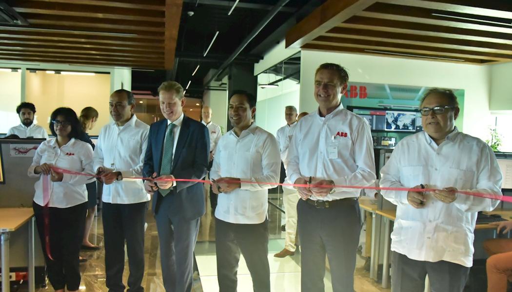 The official ribbon cutting for the opening of the ABB Mexico Technology and Engineering Center. Photo: ABB