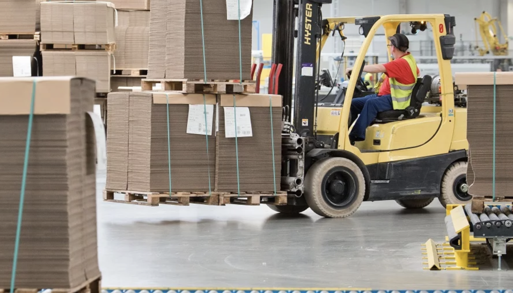 Polish corrugated cardboard maker Aquila Września has opened a new production hall. Photo by Aquila Września 