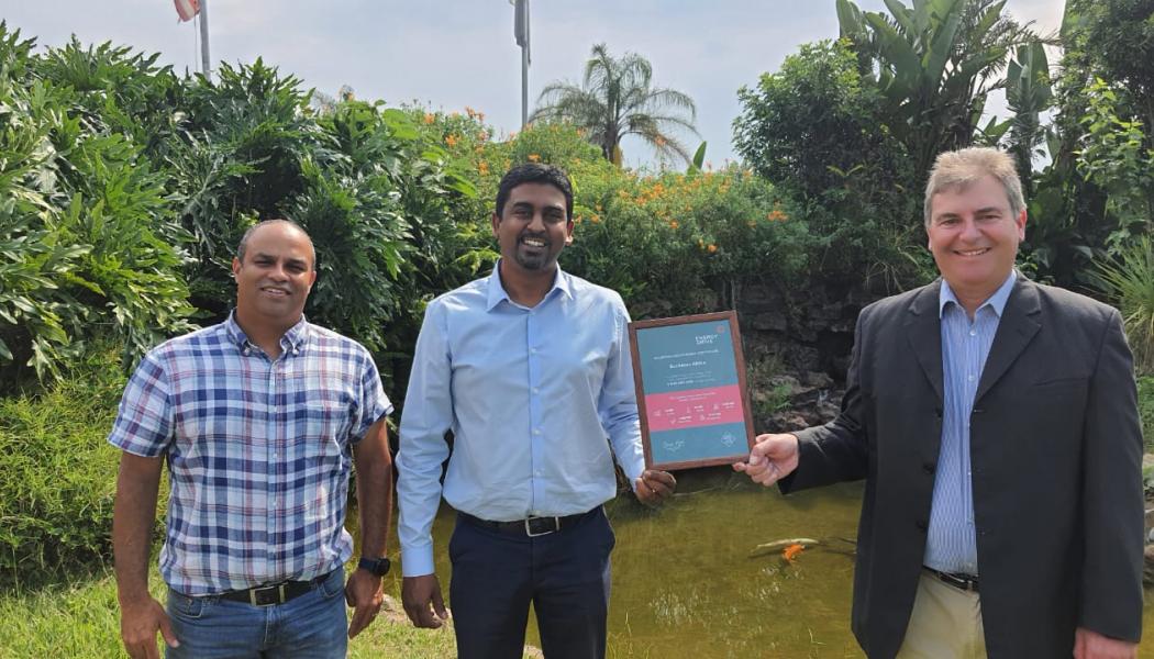 Energy Drive’s David Classens presents Buckman South Africa’s Mukesh Ramatar, Plant Manager, and Rolf Breidenbach, General Manager, with a milestone achievement certificate. The certificate was awarded in recognition of Buckman surpassing 4.0M kWh of energy saved. Photo: Buckman