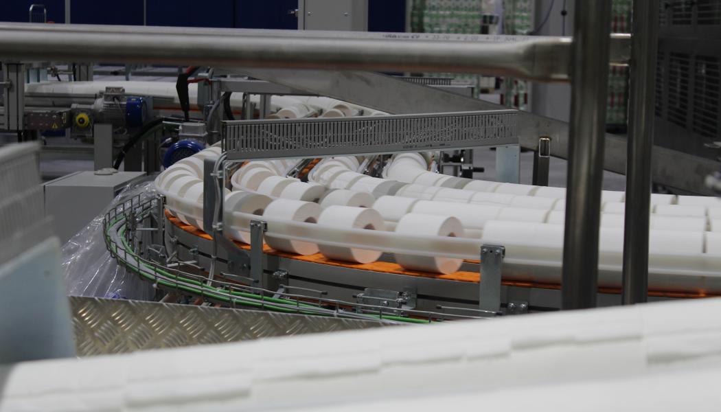 Cascades’ investment includes a state-of-the-art converting line, described as one of the most advanced for the company. 