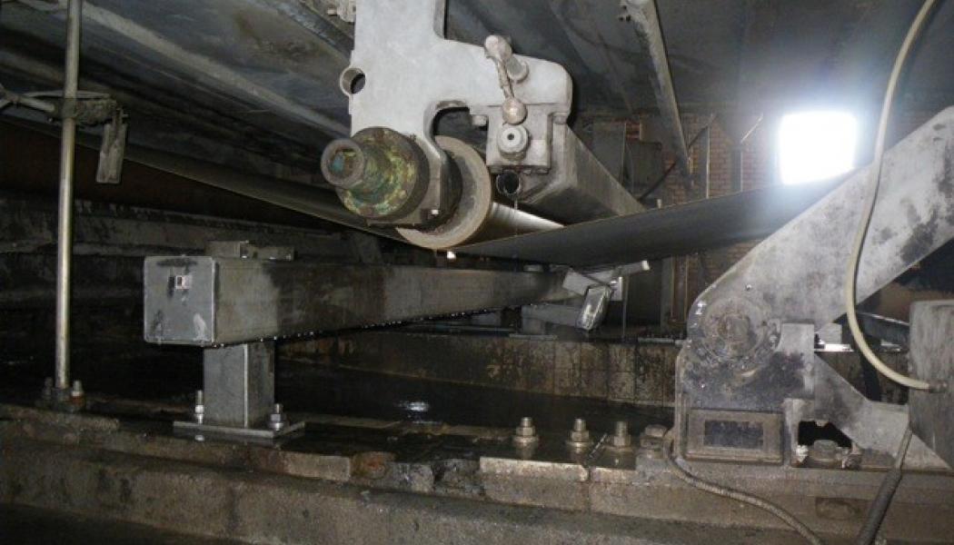 Power Cleaner in operation on Saturator Wire Belt.