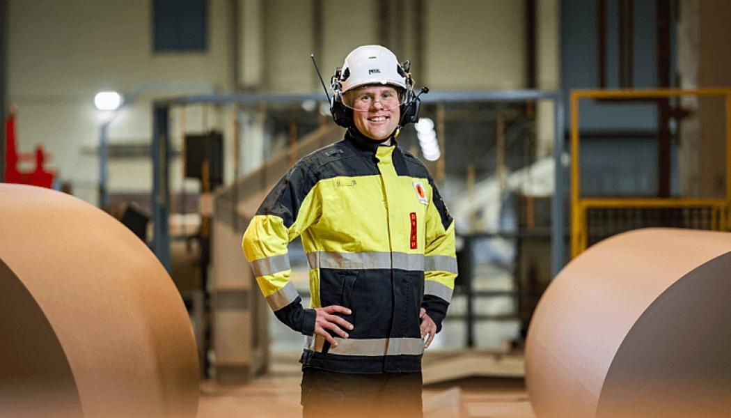 Matti Lielahti, Head of Stora Enso’s Oulu Business Unit, describes the certification as a unique milestone for Finland’s pulp industry. Photo: Stora Enso.
