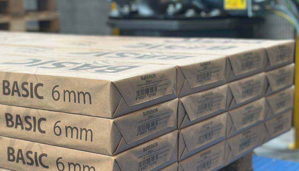 Mondi is working with Swiss Krono to help the company transition its laminate flooring packaging from plastic to paper, meeting industrial packaging demand requirements. Photo: Mondi