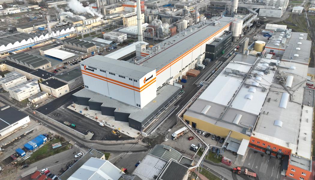  Mondi’s successful start-up of new €400 million paper machine at Štětí reinforces leadership in sustainable packaging. Photo: Mondi, PR329