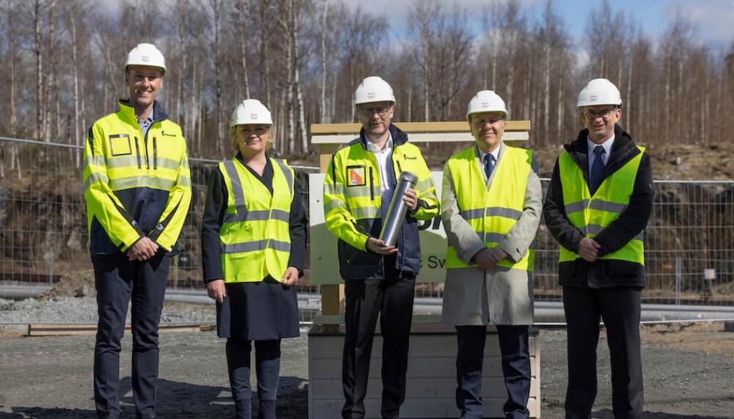 From left: Markus Gärtner, CEO Corrugated Packaging Mondi Group; Elsi Katainen Member of The European Parliament; Juha Koukka MD Mondi Powerflute Oy; Jarmo Pirhonen Mayor of Kuopio; Andrew King, Mondi Group CEO. Photo: Mondi