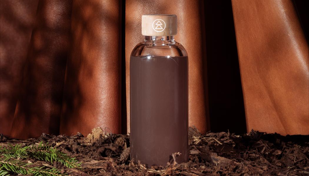 Picture of vegetable tanning agent from bark. Photo: NY Studio
