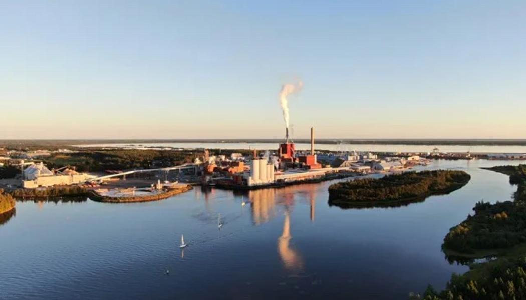 Compared to 2019, the environmental impact of the Oulu paper mill has significantly decreased. Photo: Stora Enso