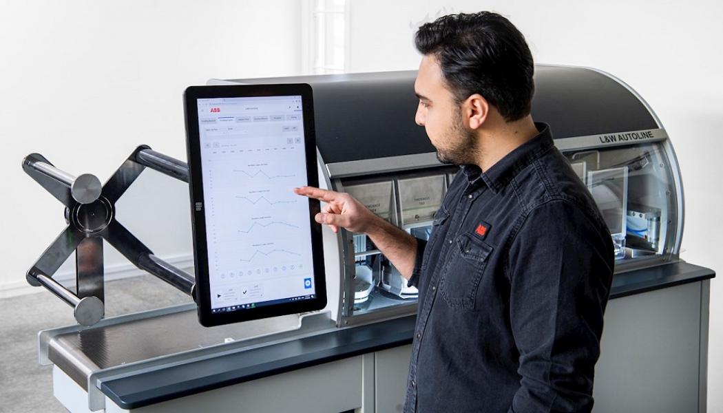 Technician working with the L&W Autoline user interface. Photo: ABB