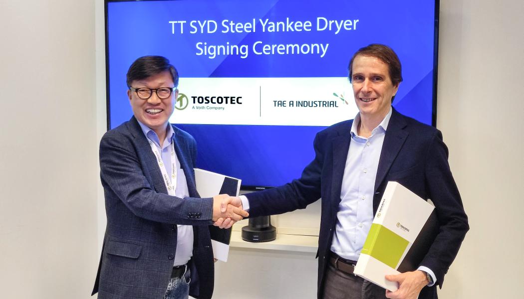 (From left to right): Kim Yong Pil, CEO of Tae-A Industry Corporation and Alessandro Mennucci, CEO of Toscotec, at the signing ceremony at Toscotec’s headquarters in Lucca, Italy. Photo: Toscotec
