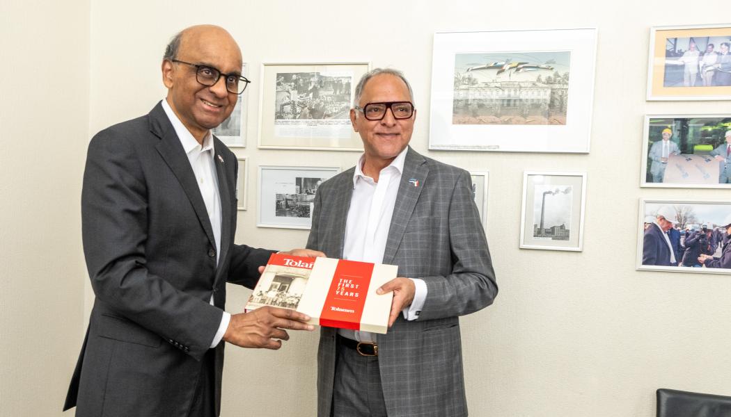 President of Singapore Tharman Shanmugaratnam receives Tolaram's 75th anniversary book from Sonny Aswani, Chairman of the Supervisory Board of Horizon Pulp and Paper Ltd.  Photo: Sven Tupits
