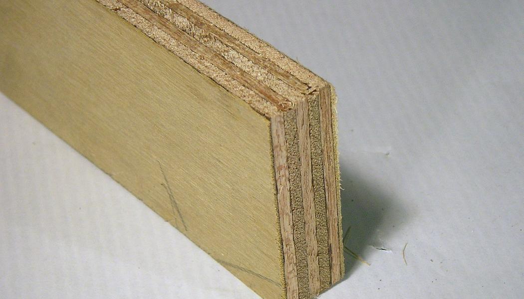 The Suolahti plywood mill has an annual production capacity of 35 000 m3 of birch plywood and 160 000 m3 of spruce plywood. Photo: RotorDB/Wikimedia Commons