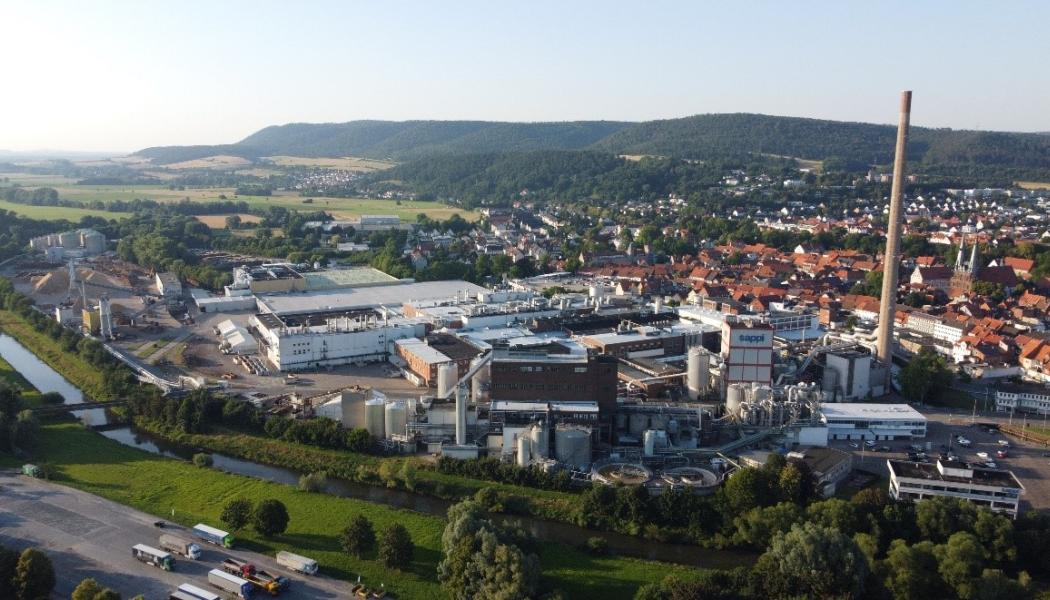 The Alfeld mill now produces various barrier paper products, ranging from 44g/m² to 120g/m², available in different finishes such as Natural, Silk, and Gloss of the printing side. This includes Sappi’s low, medium and high barrier and heat sealable papers. Photo: Sappi Europe