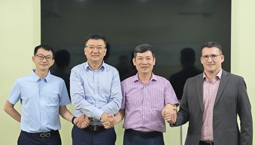  Left to right: Rencheng Mao, Engineer, GDT; Hanson Zhao, Vice President Sales, Voith Paper Asia; Dinh Nhu Kien, Chairman of the Board of Directors, GDT; and Ronaldo Parucker, Senior Vice President Business Development, Voith Paper SEA. Photo: Voith