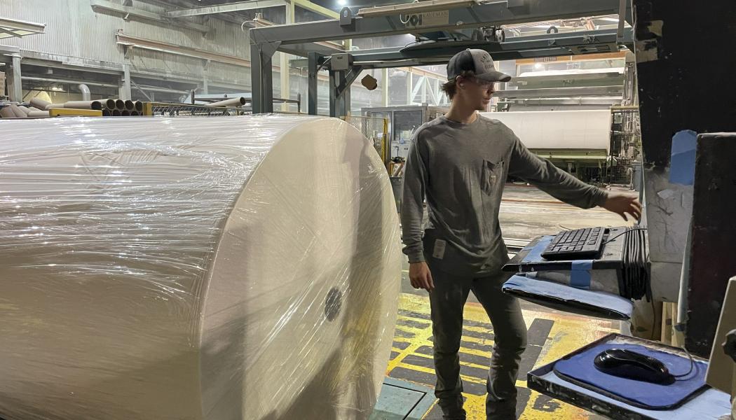 A machine built in 1965 is replaced by modern equipment that will make paper for Angel Soft® and strategic private label bath tissue, positioning Georgia-Pacific to be competitive in the market. Photo: PRNewsfoto/Georgia-Pacific